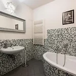 Hideaway By Mmega Apartament