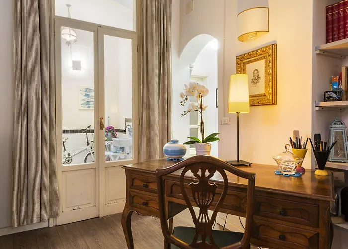 Hideaway By Mmega Apartament *