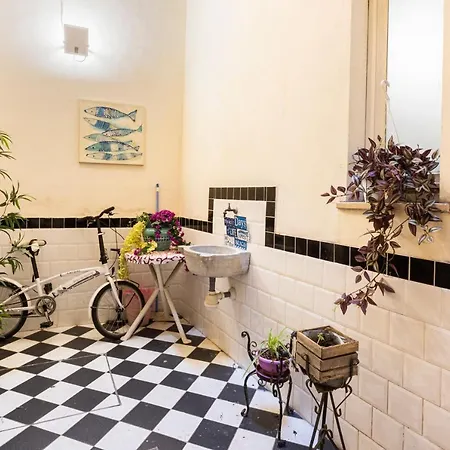 Διαμέρισμα Hideaway By Mmega *